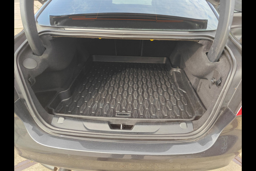 Jaguar XE 2.0 Turbo (240 pk) Prestige | Storm Grey | Panorama | Meridian | Cold Climate Pack