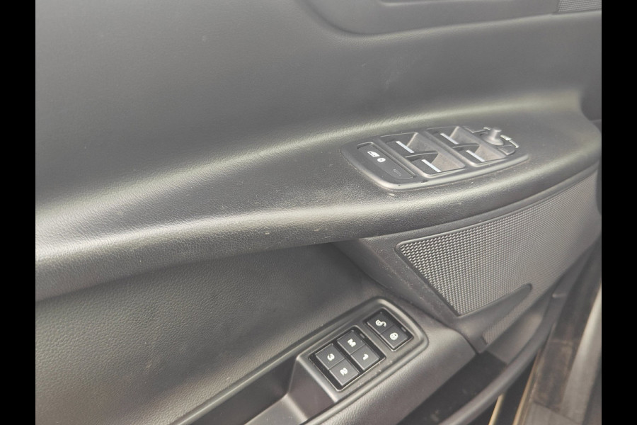 Jaguar XE 2.0 Turbo (240 pk) Prestige | Storm Grey | Panorama | Meridian | Cold Climate Pack