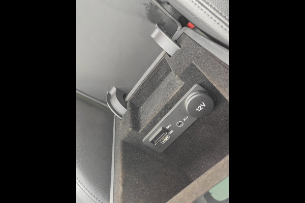 Jaguar XE 2.0 Turbo (240 pk) Prestige | Storm Grey | Panorama | Meridian | Cold Climate Pack