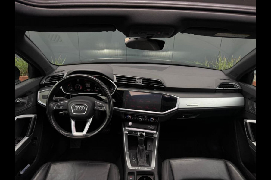 Audi Q3 35 TFSI | 3x S Line | Pano | Leder | Camera | Dodehoek