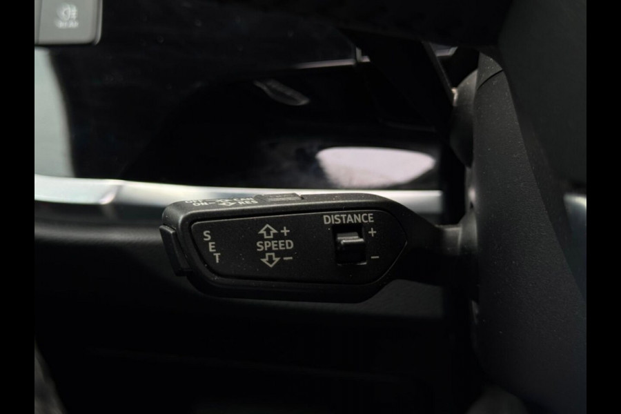 Audi Q3 35 TFSI | 3x S Line | Pano | Leder | Camera | Dodehoek
