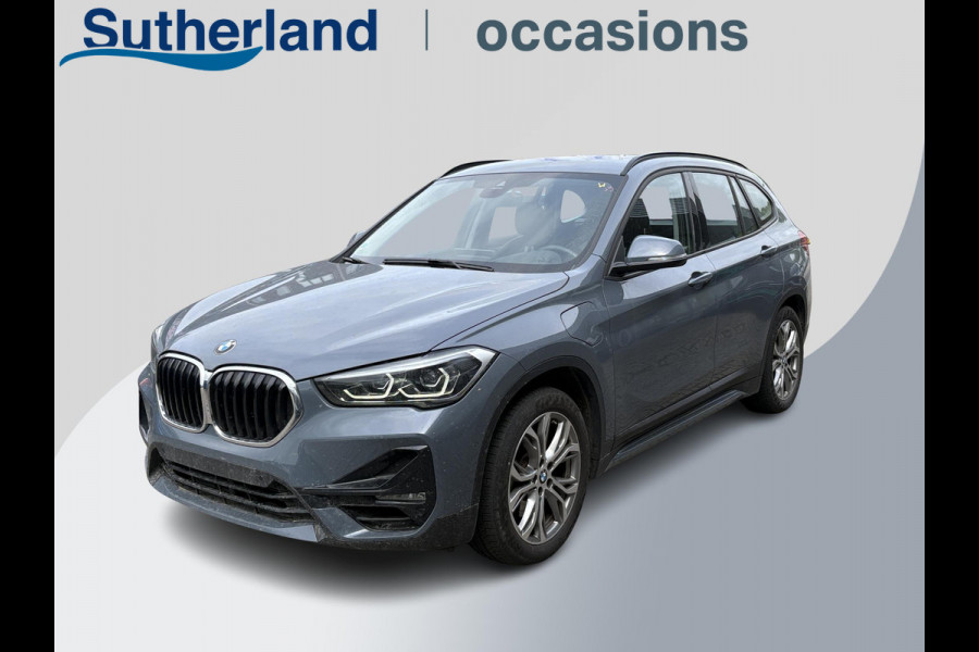BMW X1 xDrive25e Sport Line | PHEV | Trekhaak | Head-Up | Elek. achterklep | Camera | Winterset |