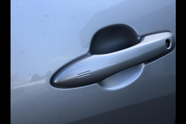 Toyota Yaris 1.5 Hybrid Dynamic Plus | Trekhaak, Dodehoekherkenning, Parkeersensoren, LED, Stoelverwarming