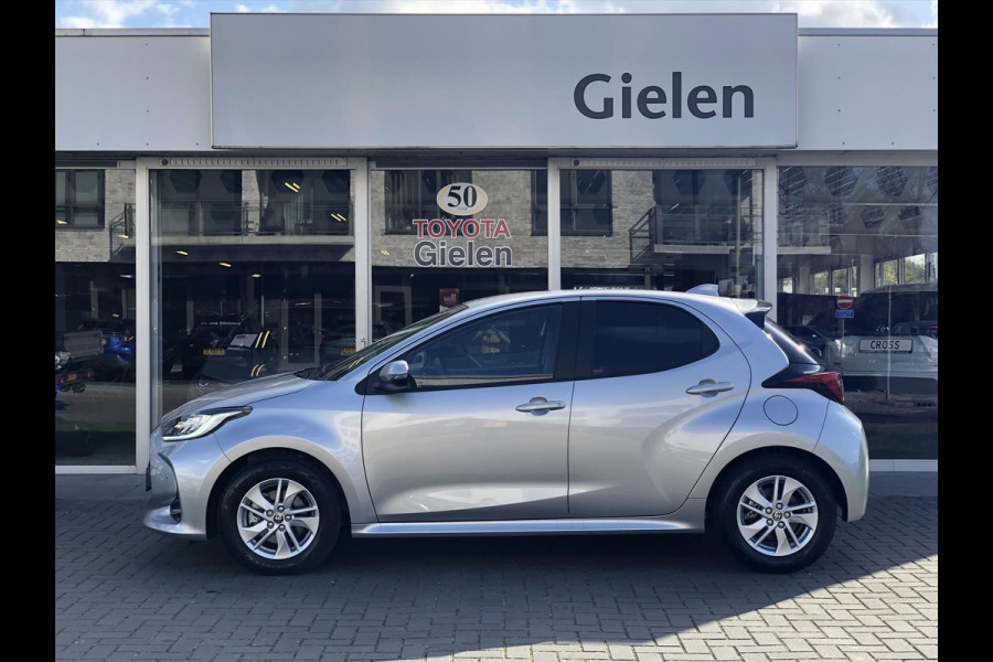 Toyota Yaris 1.5 Hybrid Dynamic Plus | Trekhaak, Dodehoekherkenning, Parkeersensoren, LED, Stoelverwarming