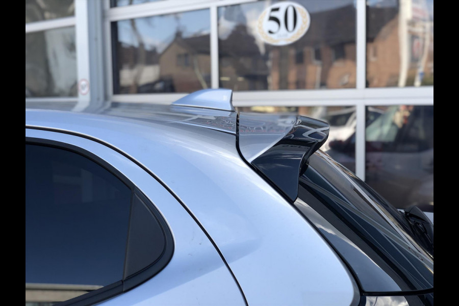 Toyota Yaris 1.5 Hybrid Dynamic Plus | Trekhaak, Dodehoekherkenning, Parkeersensoren, LED, Stoelverwarming