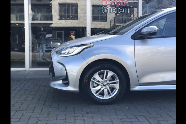 Toyota Yaris 1.5 Hybrid Dynamic Plus | Trekhaak, Dodehoekherkenning, Parkeersensoren, LED, Stoelverwarming