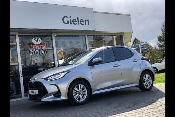 Toyota Yaris 1.5 Hybrid Dynamic Plus | Trekhaak, Dodehoekherkenning, Parkeersensoren, LED, Stoelverwarming
