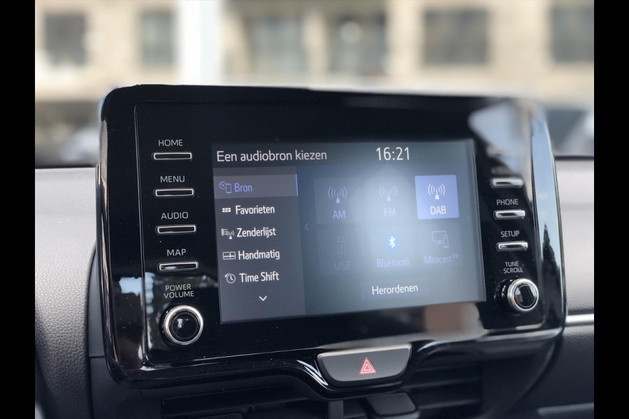 Toyota Yaris 1.5 Hybrid Dynamic Plus | Trekhaak, Dodehoekherkenning, Parkeersensoren, LED, Stoelverwarming