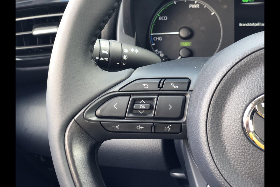 Toyota Yaris 1.5 Hybrid Dynamic Plus | Trekhaak, Dodehoekherkenning, Parkeersensoren, LED, Stoelverwarming