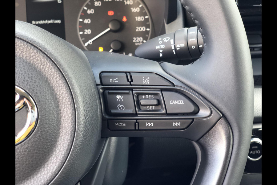 Toyota Yaris 1.5 Hybrid Dynamic Plus | Trekhaak, Dodehoekherkenning, Parkeersensoren, LED, Stoelverwarming
