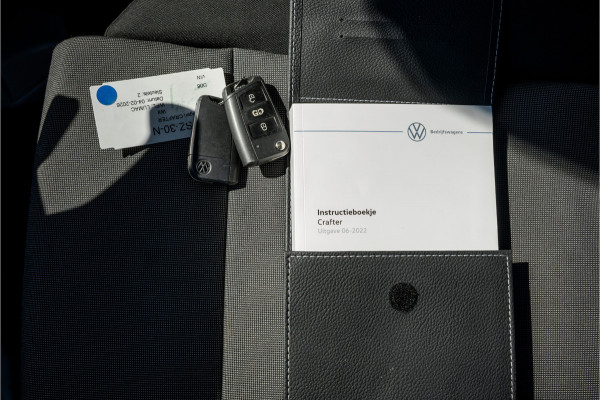 Volkswagen Crafter 2.0 TDI L4H3 140PK | Cruise | 360° camera | Carplay | PDC | Imperiaal | Trekhaak