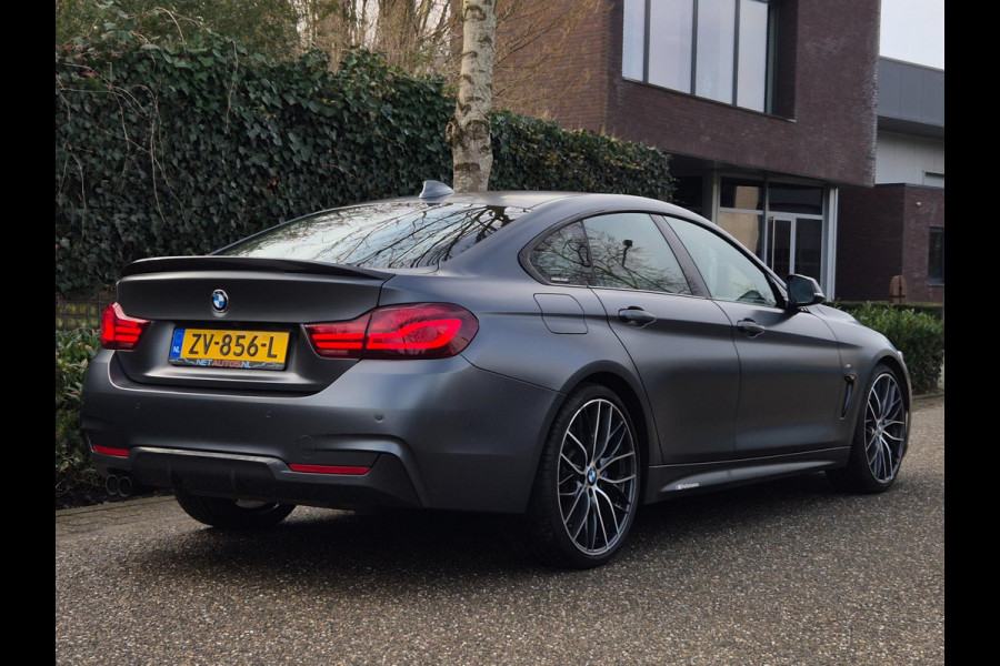 BMW 4 Serie 420i Gran Coupé M Sport Individual MAT Grey Orig BMW Performance 20inch Apple CarPlay High Executive BTW AUTO