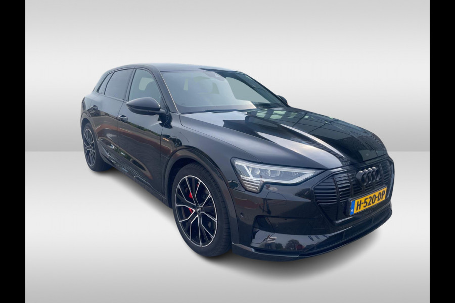 Audi e-tron e-tron 55 quattro advanced 95 kWh / Camera / Half leder / Navigatie / Blackpack / 21'' / Stoelverwarming / DAB / Cruise Control / Rijstrooksensor