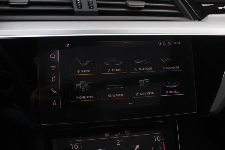 Audi e-tron e-tron 55 quattro advanced 95 kWh / Camera / Half leder / Navigatie / Blackpack / 21'' / Stoelverwarming / DAB / Cruise Control / Rijstrooksensor