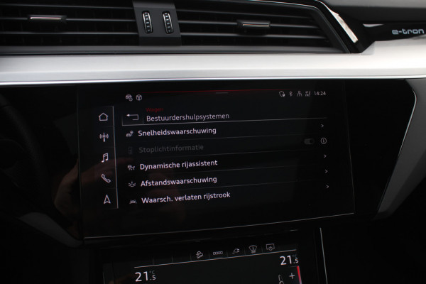 Audi e-tron e-tron 55 quattro advanced 95 kWh / Camera / Half leder / Navigatie / Blackpack / 21'' / Stoelverwarming / DAB / Cruise Control / Rijstrooksensor