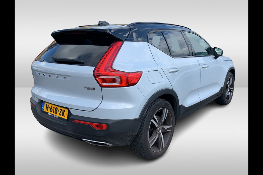 Volvo XC40 1.5 T5 Recharge R-Design 262pk / Full option! / Trekhaak / Panoramadak / 360Camera / Harman Kardon / 19'' / Stoel+Stuurverwarming / CarPlay / Dodehoek / DAB / Cruise Control