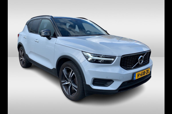 Volvo XC40 1.5 T5 Recharge R-Design 262pk / Full option! / Trekhaak / Panoramadak / 360Camera / Harman Kardon / 19'' / Stoel+Stuurverwarming / CarPlay / Dodehoek / DAB / Cruise Control