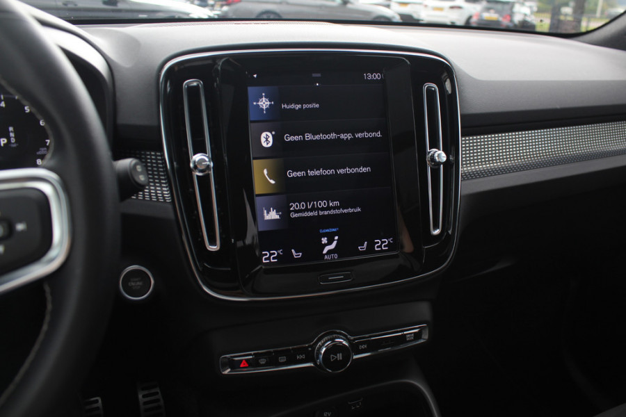 Volvo XC40 1.5 T5 Recharge R-Design 262pk / Full option! / Trekhaak / Panoramadak / 360Camera / Harman Kardon / 19'' / Stoel+Stuurverwarming / CarPlay / Dodehoek / DAB / Cruise Control