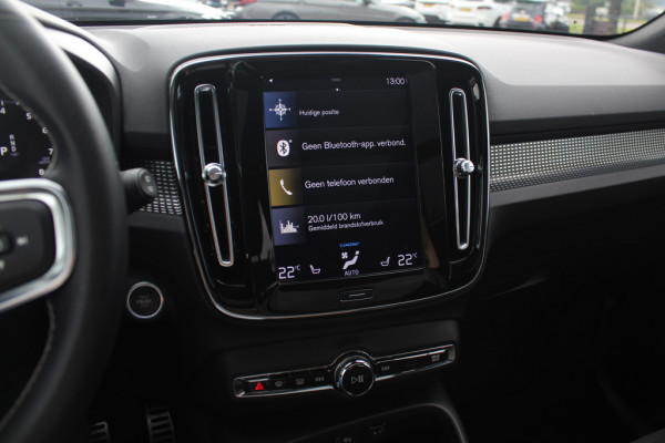 Volvo XC40 1.5 T5 Recharge R-Design 262pk / Full option! / Trekhaak / Panoramadak / 360Camera / Harman Kardon / 19'' / Stoel+Stuurverwarming / CarPlay / Dodehoek / DAB / Cruise Control