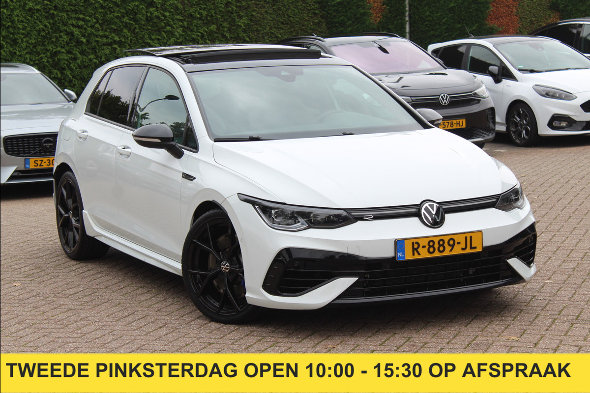 Volkswagen Golf 2.0 TSI R 4Motion / Panoramadak / Camera / Sportuitlaat / 19'' / Matrix LED / Keyless / CarPlay / Stoelverwarming / Dodehoek / DAB / ACC
