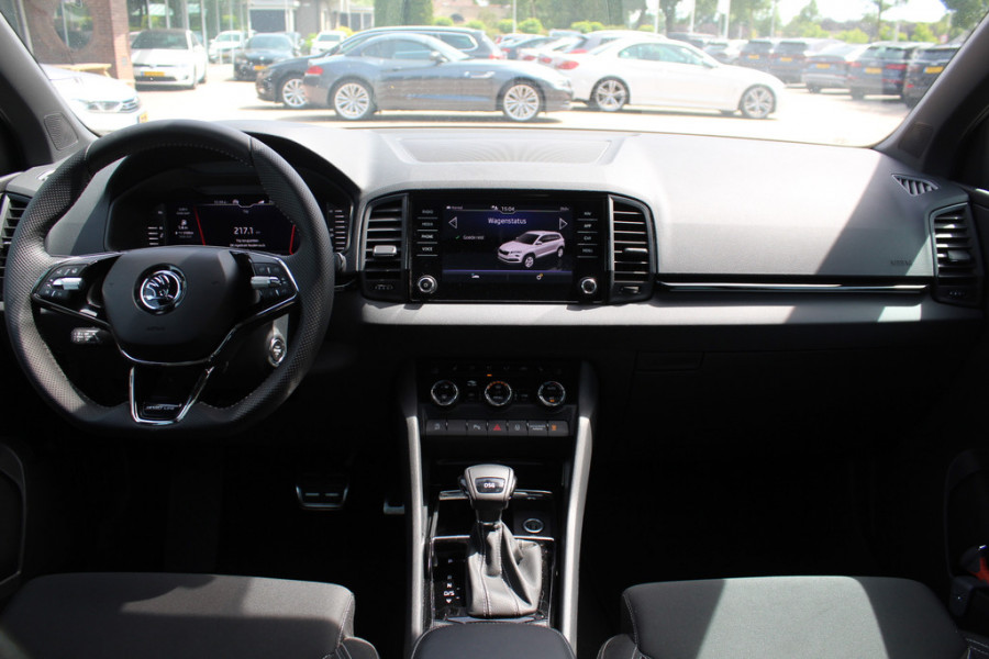Škoda Karoq 1.5 TSI ACT Sportline Business / Camera / CarPlay / Keyless / 19'' / Stoel+Stuurverwarming / Dodehoek / DAB / ACC
