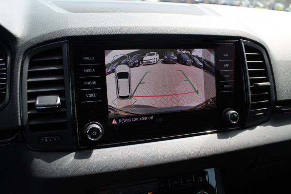 Škoda Karoq 1.5 TSI ACT Sportline Business / Camera / CarPlay / Keyless / 19'' / Stoel+Stuurverwarming / Dodehoek / DAB / ACC
