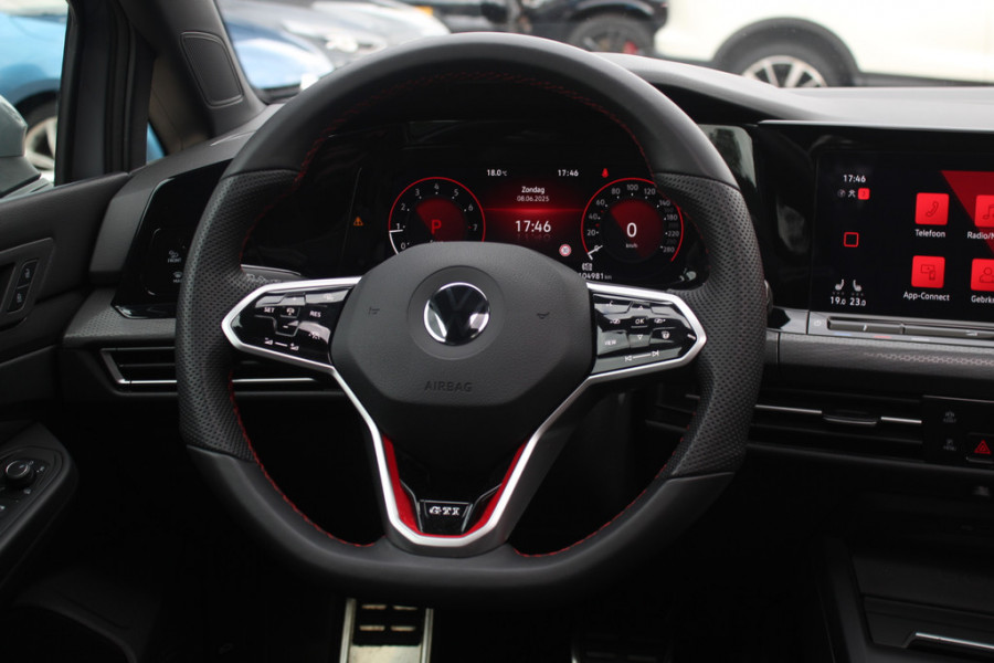 Volkswagen Golf 2.0 TSI GTI Clubsport / Full option! / Panoramadak / Camera / Head-up / Leder / Nurburgring / 19'' / Harman Kardon / Matrix LED / Stoelventilatie+Verwarming+Massage / Stuurverwarming / Dodehoek / DAB / ACC
