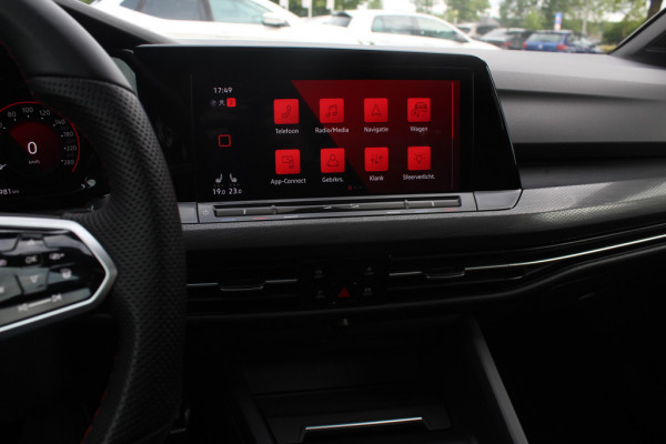 Volkswagen Golf 2.0 TSI GTI Clubsport / Full option! / Panoramadak / Camera / Head-up / Leder / Nurburgring / 19'' / Harman Kardon / Matrix LED / Stoelventilatie+Verwarming+Massage / Stuurverwarming / Dodehoek / DAB / ACC