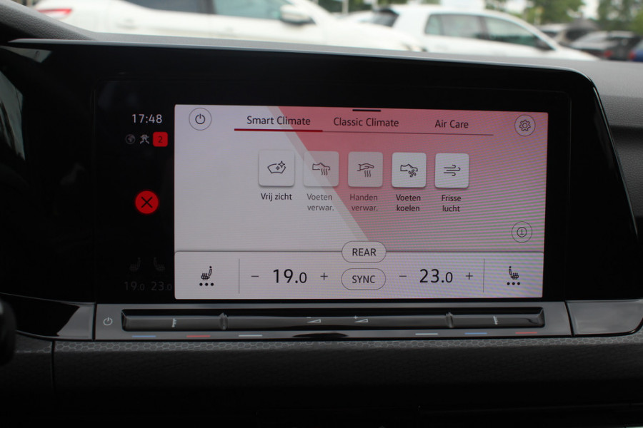 Volkswagen Golf 2.0 TSI GTI Clubsport / Full option! / Panoramadak / Camera / Head-up / Leder / Nurburgring / 19'' / Harman Kardon / Matrix LED / Stoelventilatie+Verwarming+Massage / Stuurverwarming / Dodehoek / DAB / ACC