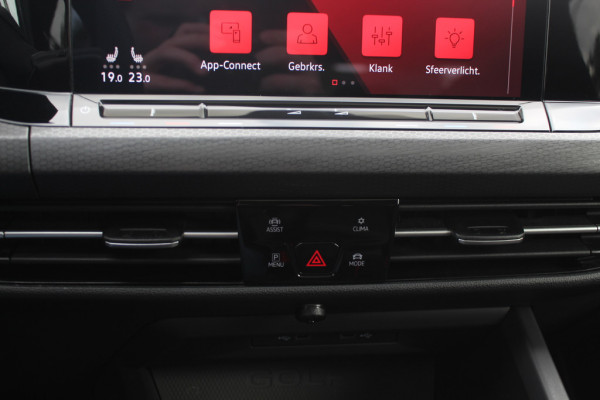 Volkswagen Golf 2.0 TSI GTI Clubsport / Full option! / Panoramadak / Camera / Head-up / Leder / Nurburgring / 19'' / Harman Kardon / Matrix LED / Stoelventilatie+Verwarming+Massage / Stuurverwarming / Dodehoek / DAB / ACC