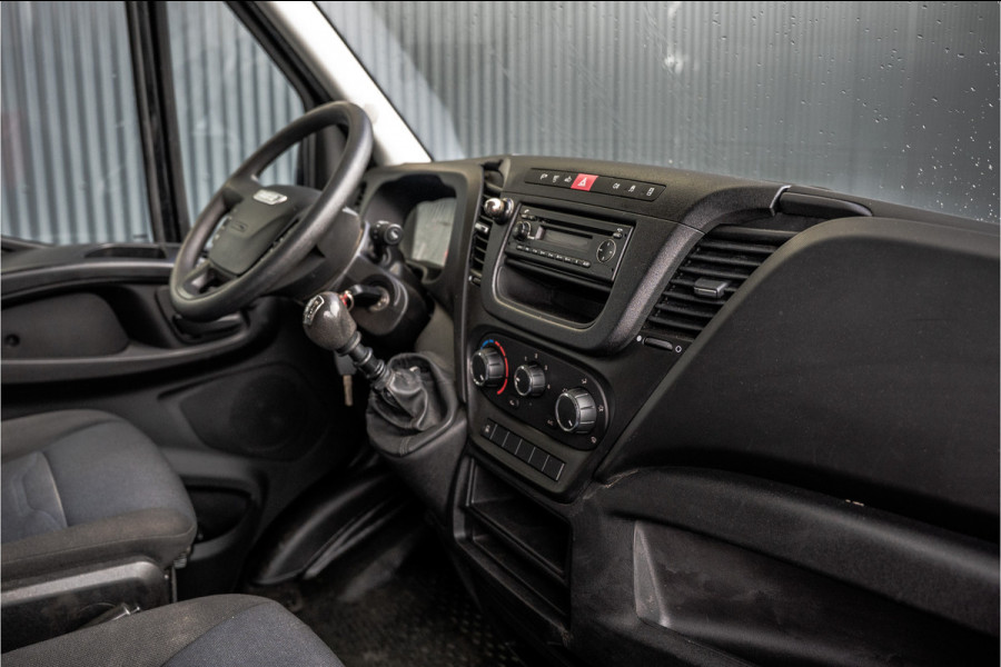 Iveco Daily 35S14 L2H2 | 140PK | 1e Eigenaar | 3.5T Trekgewicht | Cruise | Zijschuifdeur L+R | Airco | Trekhaak