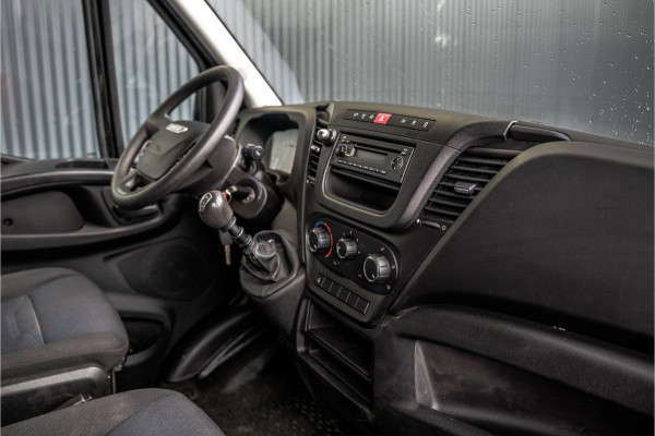 Iveco Daily 35S14 L2H2 | 140PK | 1e Eigenaar | 3.5T Trekgewicht | Cruise | Zijschuifdeur L+R | Airco | Trekhaak