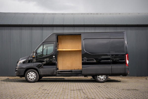 Iveco Daily 35S14 L2H2 | 140PK | 1e Eigenaar | 3.5T Trekgewicht | Cruise | Zijschuifdeur L+R | Airco | Trekhaak