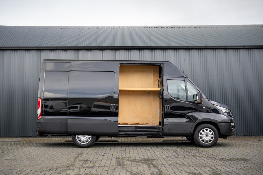 Iveco Daily 35S14 L2H2 | 140PK | 1e Eigenaar | 3.5T Trekgewicht | Cruise | Zijschuifdeur L+R | Airco | Trekhaak
