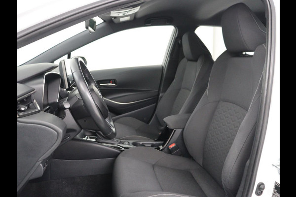 Toyota Corolla 1.8 Hybrid Business | Trekhaak | Camera | Carplay | Adaptive cruise | Full LED | Climate control | DAB | Bluetooth