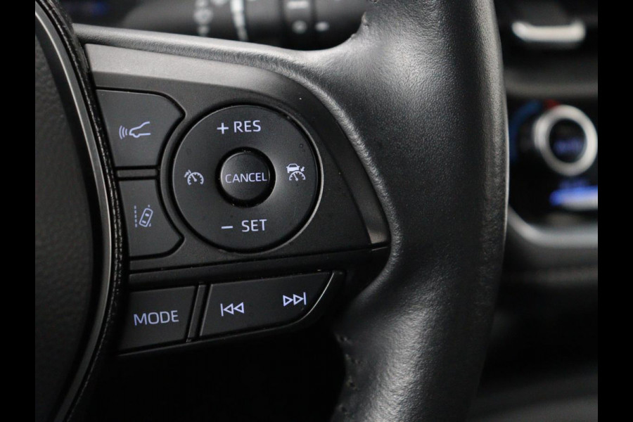 Toyota Corolla 1.8 Hybrid Business | Trekhaak | Camera | Carplay | Adaptive cruise | Full LED | Climate control | DAB | Bluetooth
