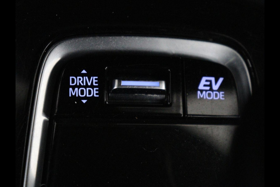 Toyota Corolla 1.8 Hybrid Business | Trekhaak | Camera | Carplay | Adaptive cruise | Full LED | Climate control | DAB | Bluetooth
