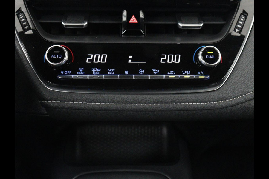 Toyota Corolla 1.8 Hybrid Business | Trekhaak | Camera | Carplay | Adaptive cruise | Full LED | Climate control | DAB | Bluetooth