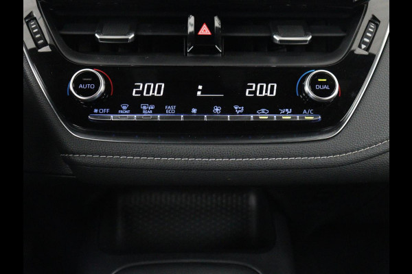 Toyota Corolla 1.8 Hybrid Business | Trekhaak | Camera | Carplay | Adaptive cruise | Full LED | Climate control | DAB | Bluetooth