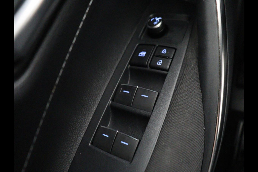 Toyota Corolla 1.8 Hybrid Business | Trekhaak | Camera | Carplay | Adaptive cruise | Full LED | Climate control | DAB | Bluetooth