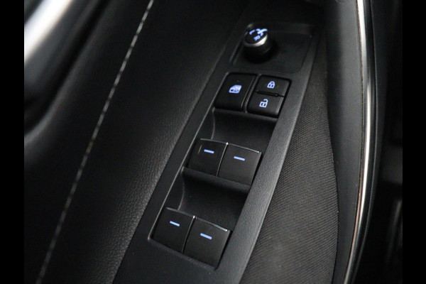 Toyota Corolla 1.8 Hybrid Business | Trekhaak | Camera | Carplay | Adaptive cruise | Full LED | Climate control | DAB | Bluetooth