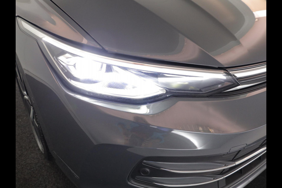 Volkswagen Golf 1.5 eHybrid Style Edition 204 pk Automaat (DSG) | Verlengde garantie | Navigatie | Panoramadak | Trekhaak (wegklapbaar) | Parkeersensoren (Park assist) | Achteruitrijcamera | Stoelverwarming |