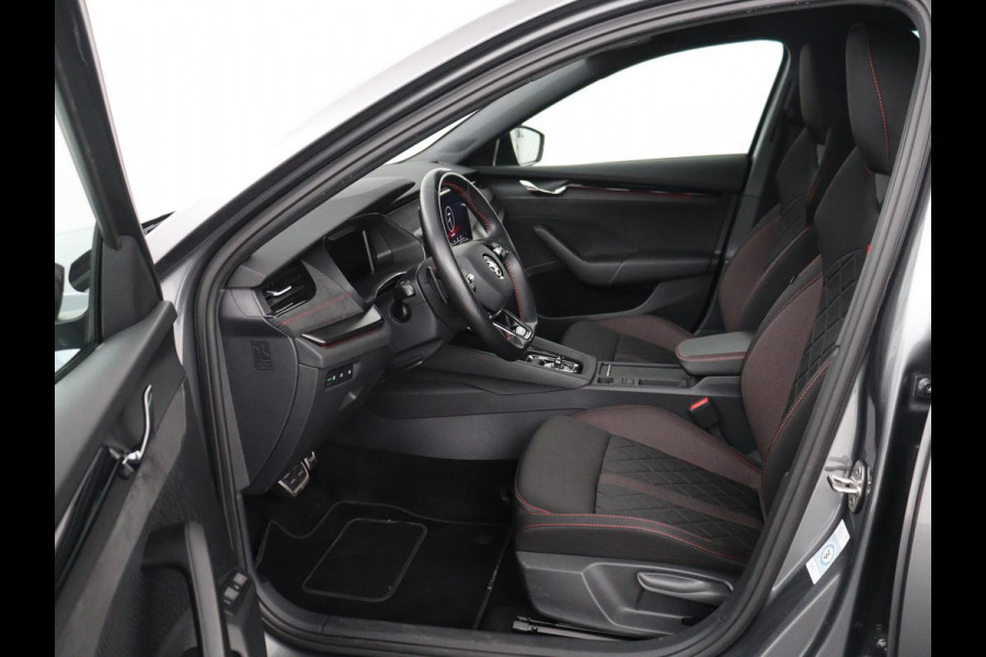 Škoda Octavia 1.4 TSI RS iV PHEV Business | Stoelverwarming | Matrix LED | Carplay | Sportstoelen | Keyless | Virtual Cockpit | Parkeerhulp | Sfeerverlichting | Side Assist | Cruise control | Plug In