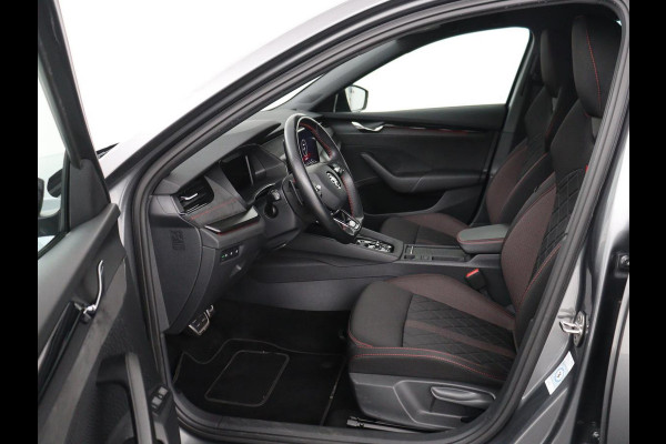 Škoda Octavia 1.4 TSI RS iV PHEV Business | Stoelverwarming | Matrix LED | Carplay | Sportstoelen | Keyless | Virtual Cockpit | Parkeerhulp | Sfeerverlichting | Side Assist | Cruise control | Plug In