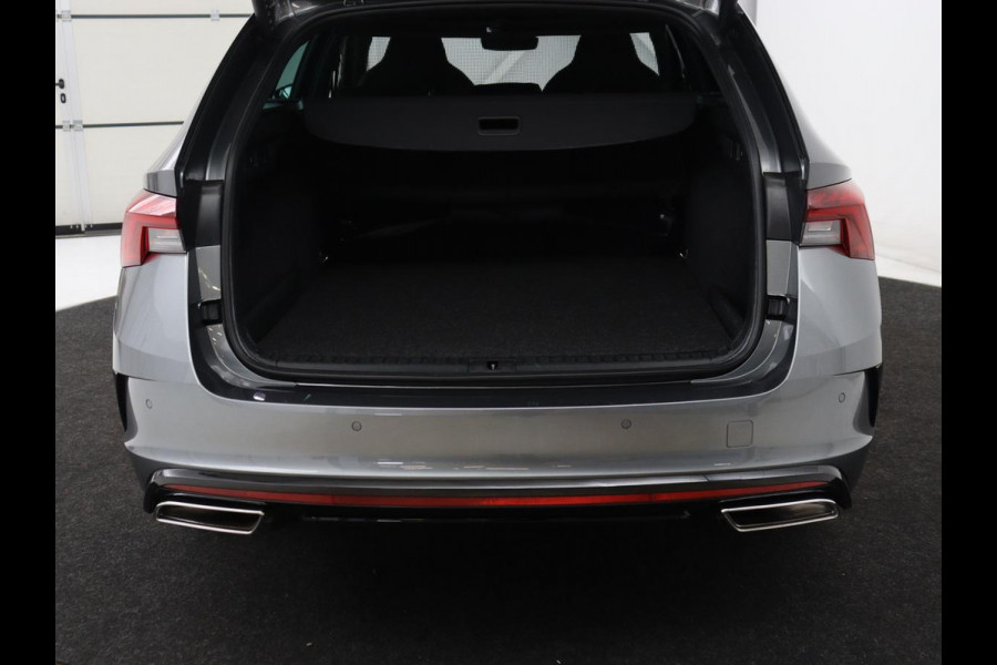 Škoda Octavia 1.4 TSI RS iV PHEV Business | Stoelverwarming | Matrix LED | Carplay | Sportstoelen | Keyless | Virtual Cockpit | Parkeerhulp | Sfeerverlichting | Side Assist | Cruise control | Plug In