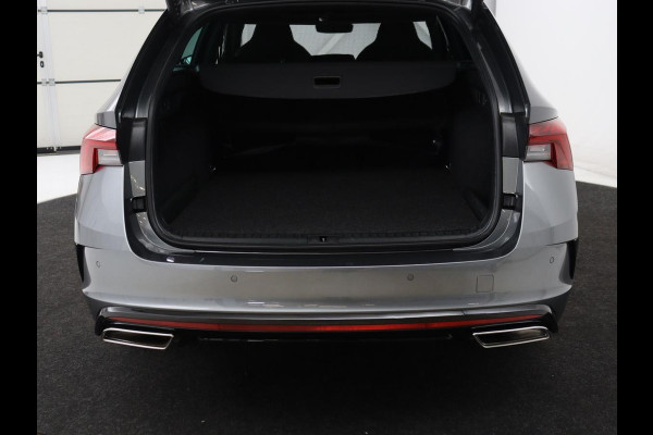 Škoda Octavia 1.4 TSI RS iV PHEV Business | Stoelverwarming | Matrix LED | Carplay | Sportstoelen | Keyless | Virtual Cockpit | Parkeerhulp | Sfeerverlichting | Side Assist | Cruise control | Plug In