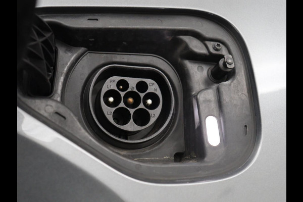 Škoda Octavia 1.4 TSI RS iV PHEV Business | Stoelverwarming | Matrix LED | Carplay | Sportstoelen | Keyless | Virtual Cockpit | Parkeerhulp | Sfeerverlichting | Side Assist | Cruise control | Plug In