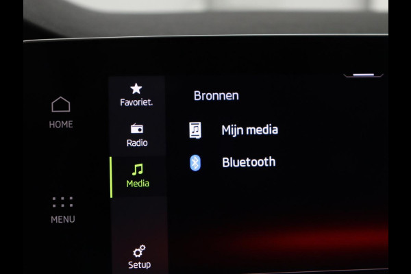 Škoda Octavia 1.4 TSI RS iV PHEV Business | Stoelverwarming | Matrix LED | Carplay | Sportstoelen | Keyless | Virtual Cockpit | Parkeerhulp | Sfeerverlichting | Side Assist | Cruise control | Plug In