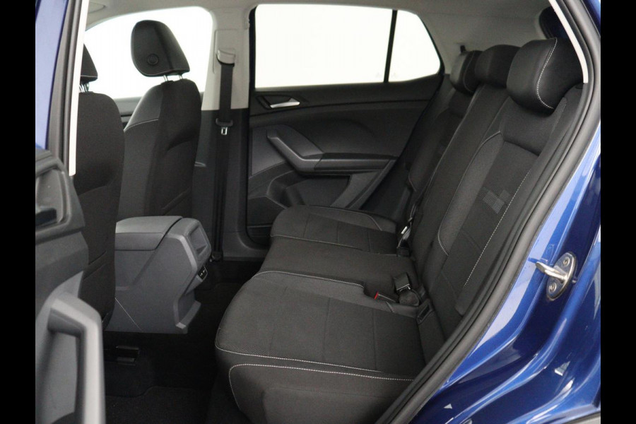 Volkswagen T-Cross 1.0 TSI Life | Trekhaak | Carplay | Virtual Cockpit | Side Assist | Navigatie | Sportstoelen | Adaptive cruise | Getint glas | Regen-/lichtsensor