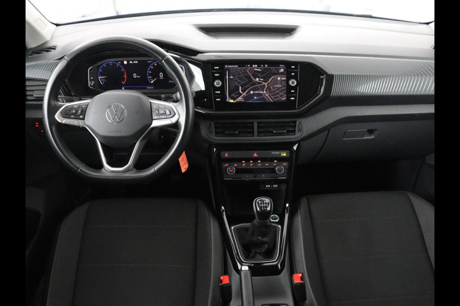Volkswagen T-Cross 1.0 TSI Life | Trekhaak | Carplay | Virtual Cockpit | Side Assist | Navigatie | Sportstoelen | Adaptive cruise | Getint glas | Regen-/lichtsensor